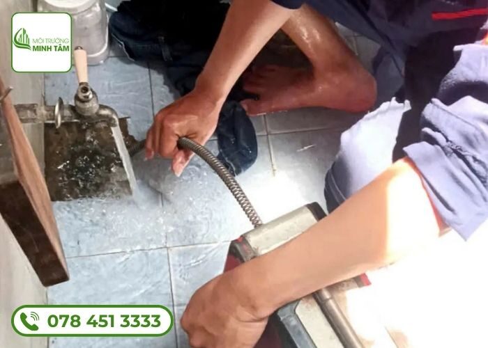 Thông cống nghẹt phường Bình Trưng Đông, Quận 2 - Xử lý trong ngày 21 thong-cong-nghet-phuong-binh-trung-dong (10)