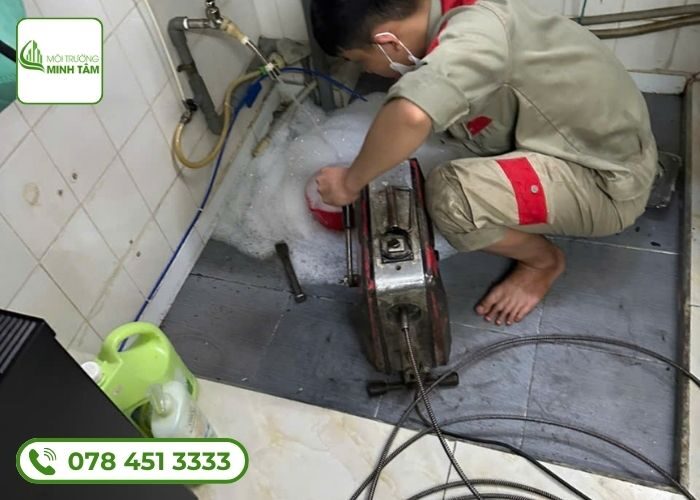 Thông cống nghẹt phường Nguyễn Cư Trinh, Quận 1 - Phục vụ 24/7, giá rẻ 12 thong-cong-nghet-phuong-nguyen-cu-trinh (3)