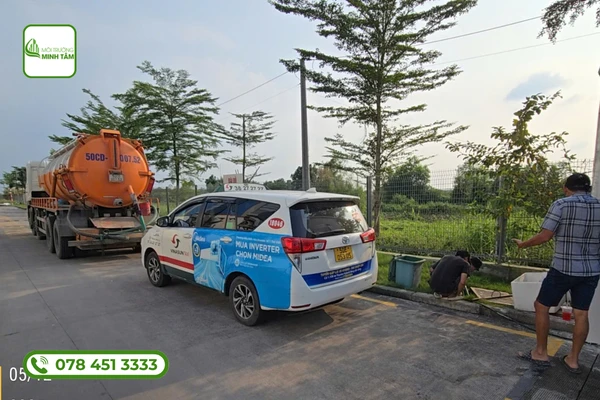 Hút hầm cầu Phước Long, Bình Phước ✓ Giá rẻ, có mặt ngay 18 hut-ham-cau-phuoc-long (8)